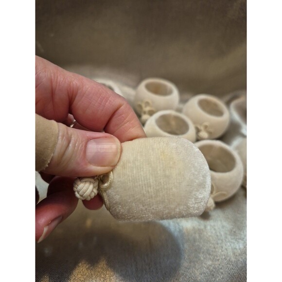 Vintage Velour Ivory Napkin Rings With Applique Set Of 8 - Picture 7 of 12
